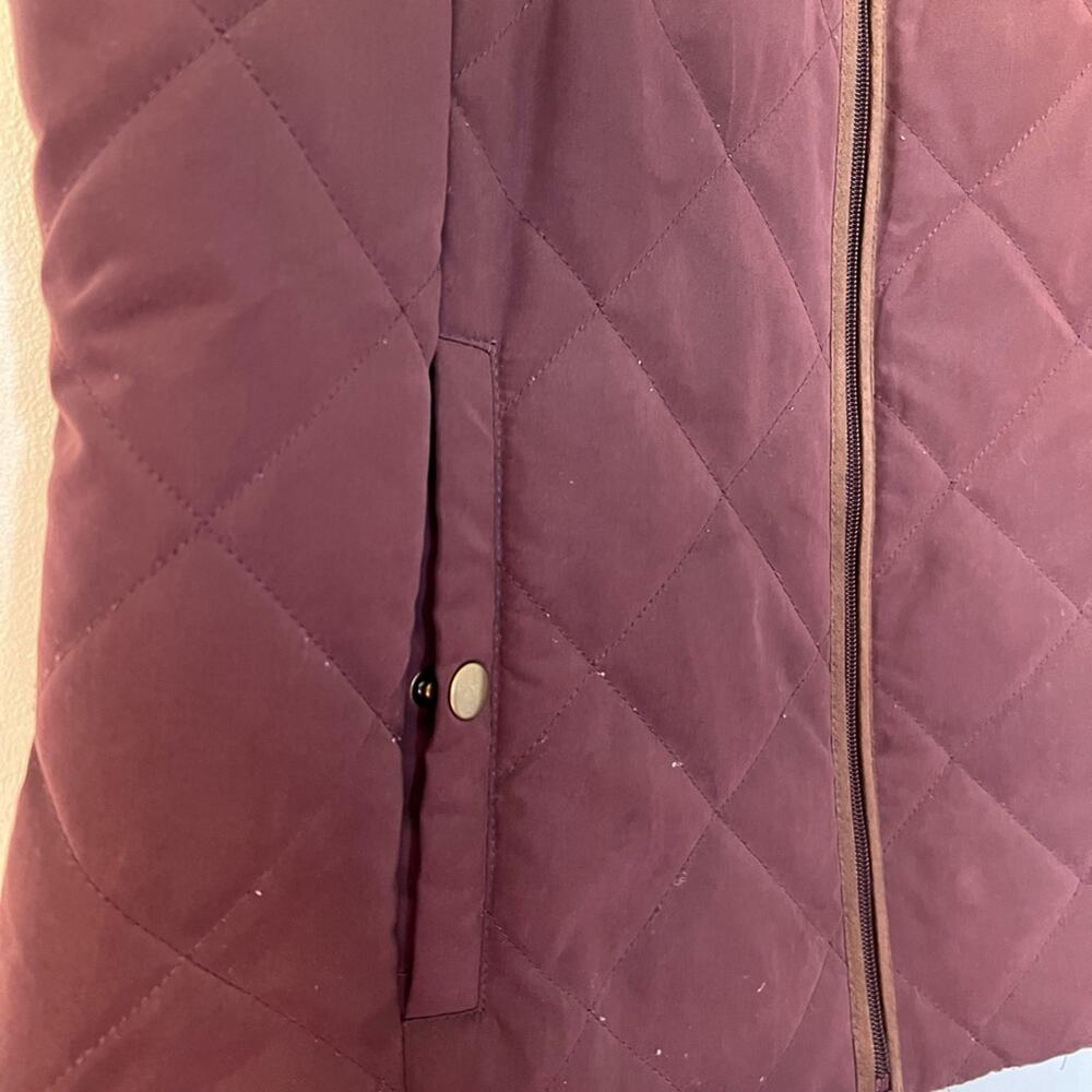 G.H. Bass & Co. Women’s Quilted Puffer Burgundy Vest, Size Large, Zip Outerwear - Picture 4 of 9